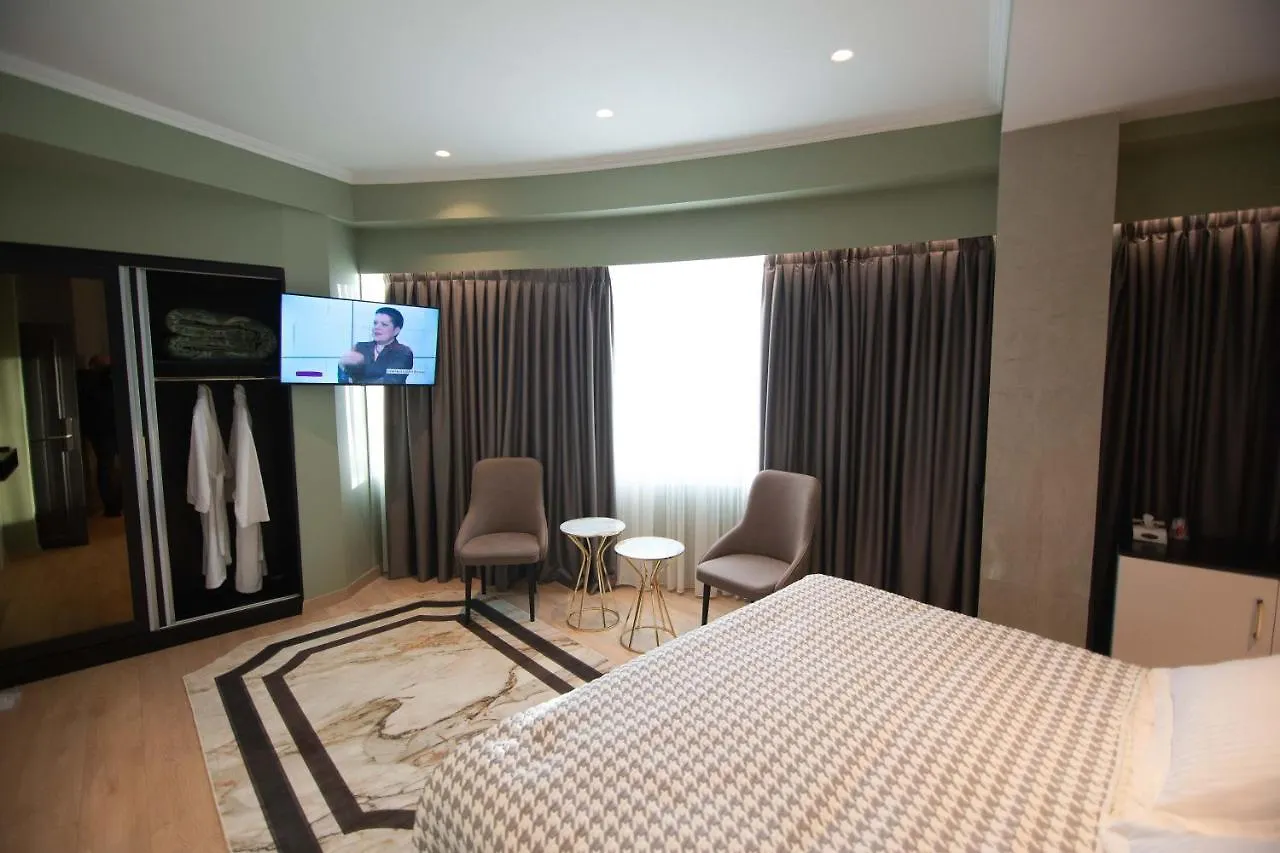 Sky View Hotel Korce