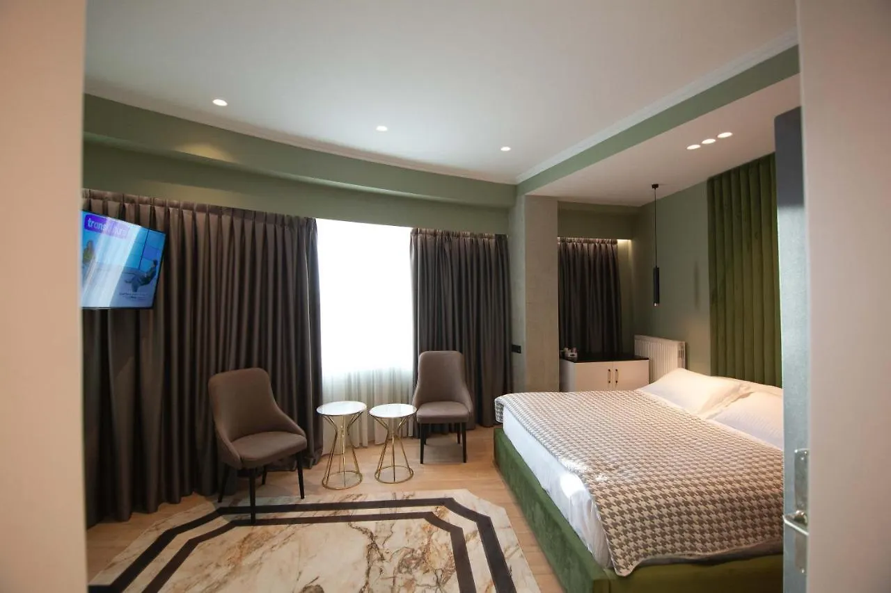 Sky View Hotel Korce