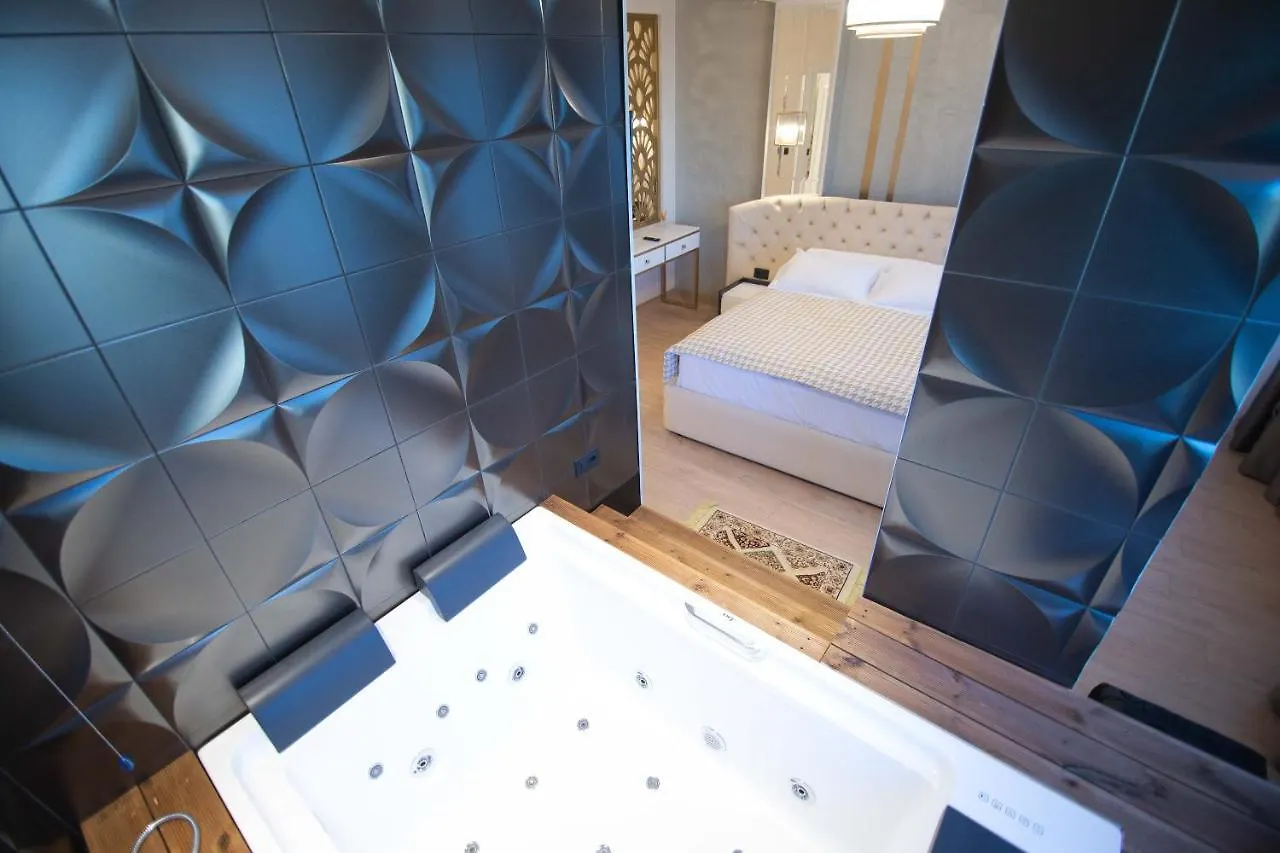 Sky View Hotel Korce