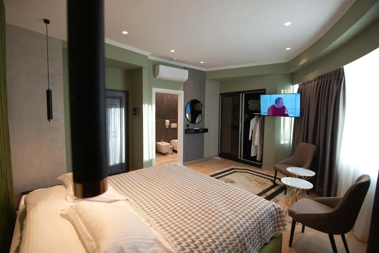 ****  Sky Hotel Korce Albanië