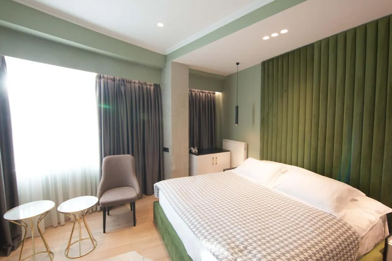 Sky View Hotel Korce