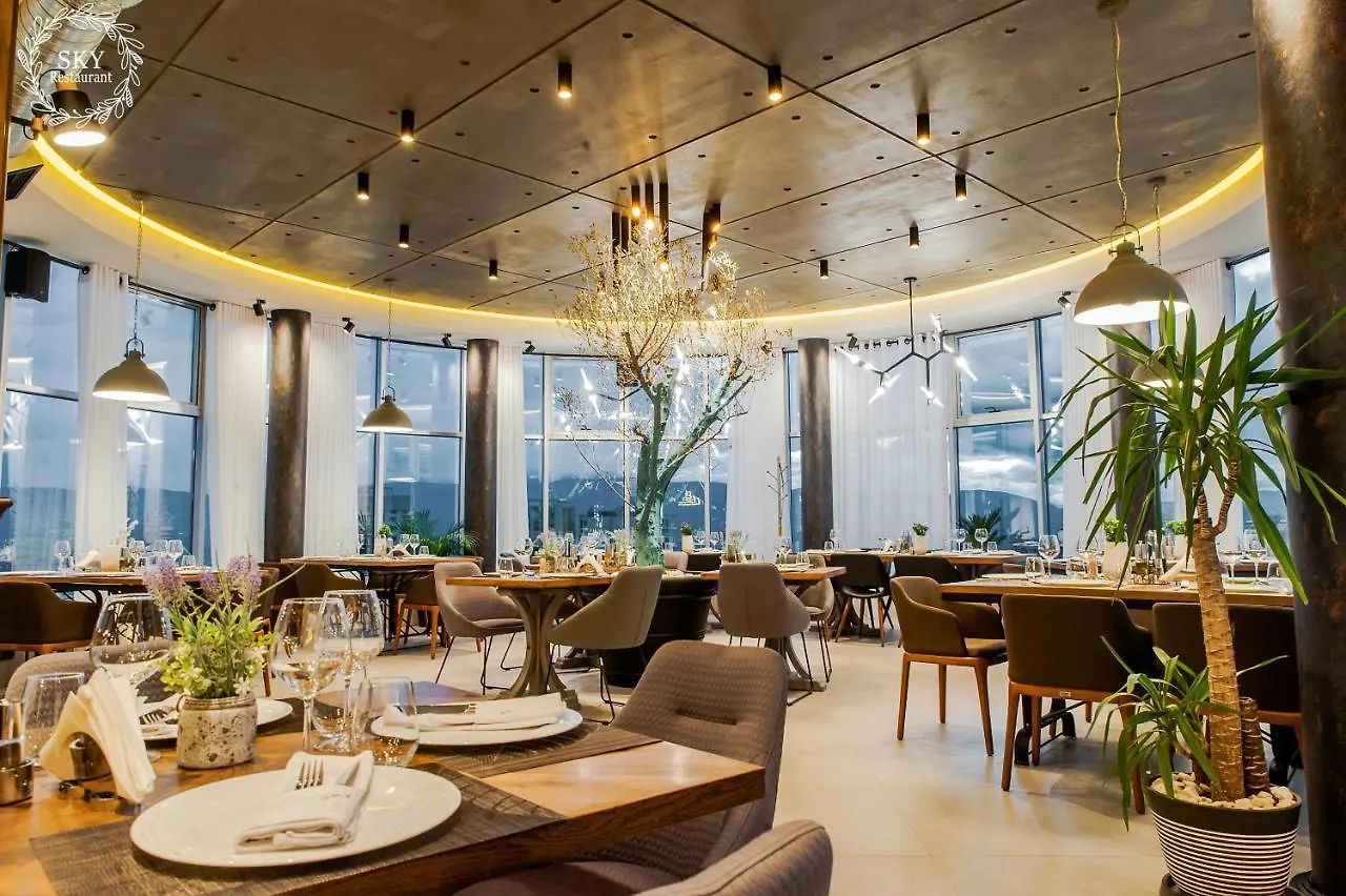 Sky View Hotel Korce