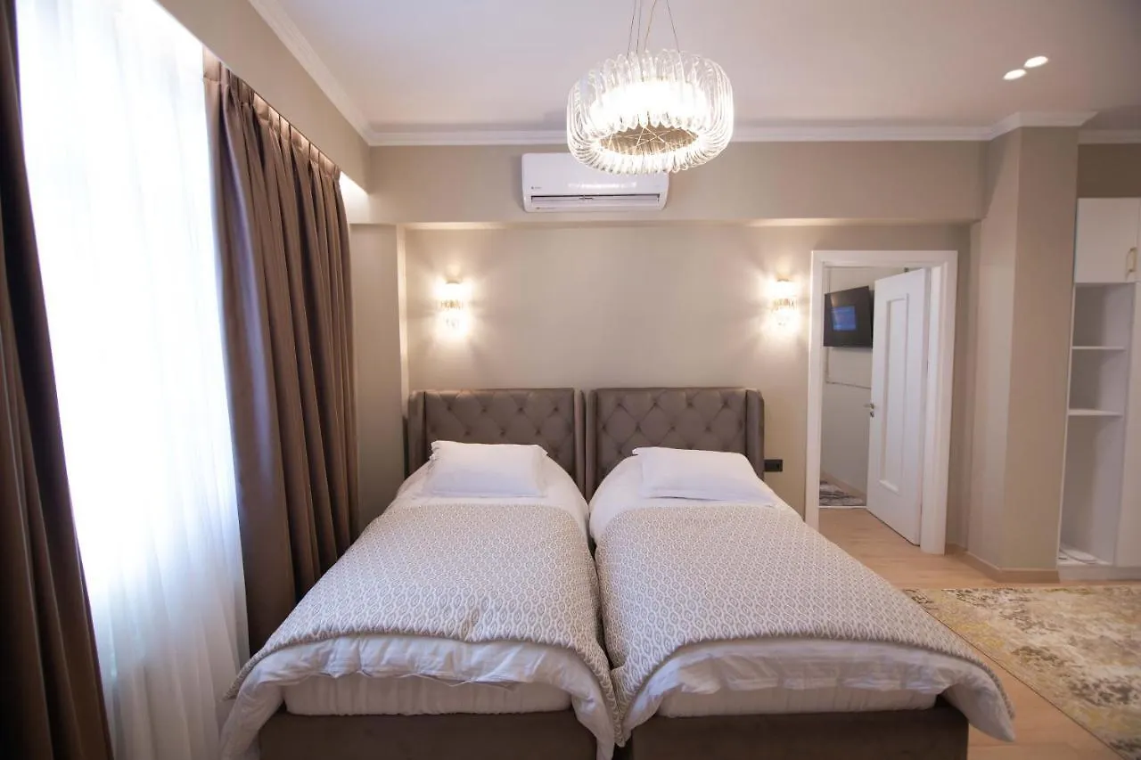 Sky View Hotel Korce