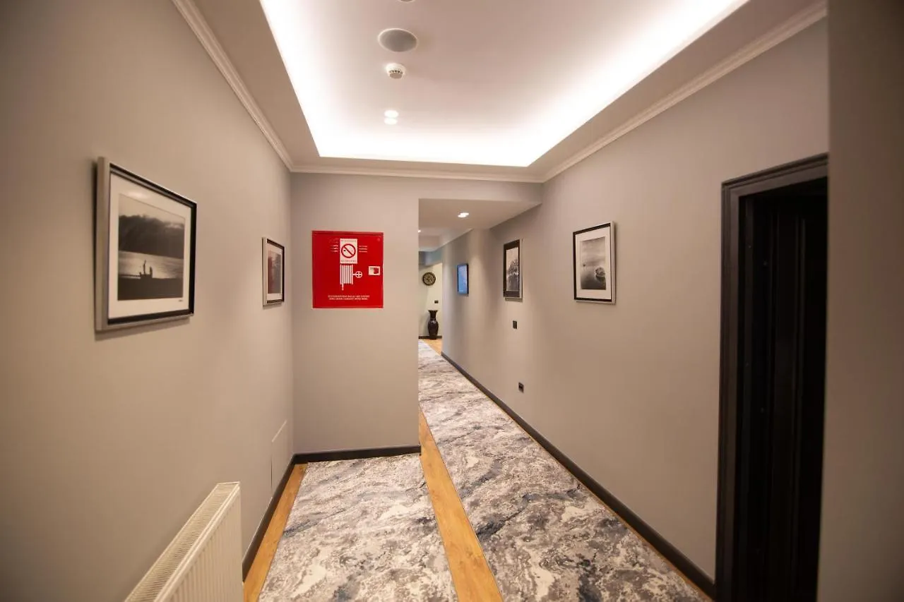 Sky View Hotel Korce